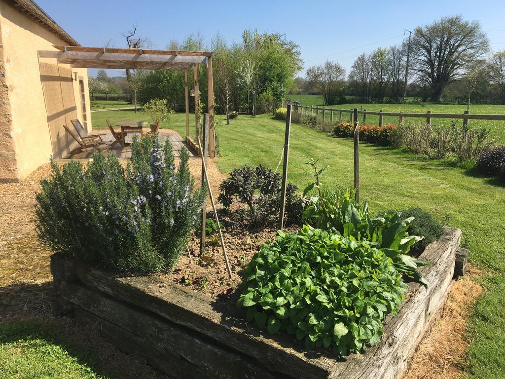 Gite De La Hertaudiere Montbizot Екстериор снимка