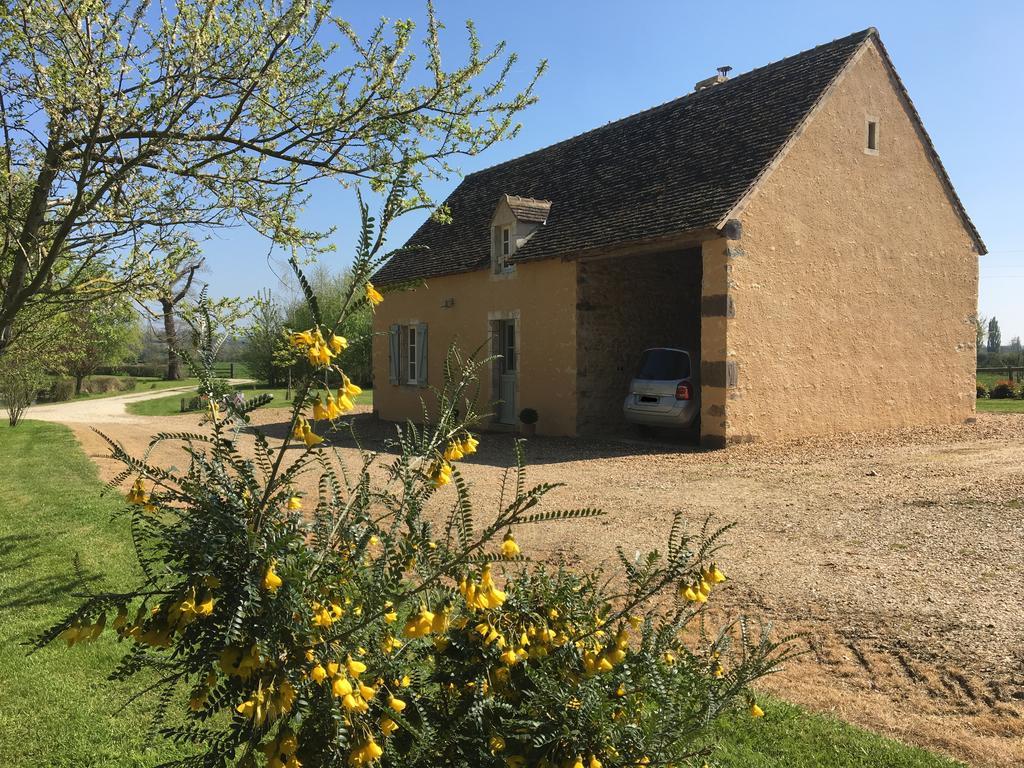 Gite De La Hertaudiere Montbizot Екстериор снимка
