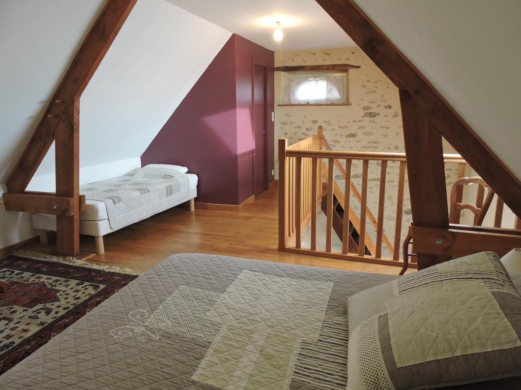 Gite De La Hertaudiere Montbizot Екстериор снимка