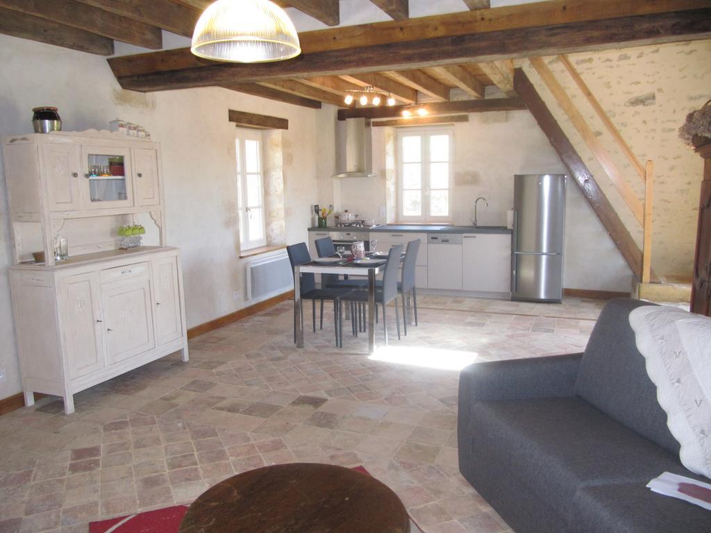 Gite De La Hertaudiere Montbizot Екстериор снимка
